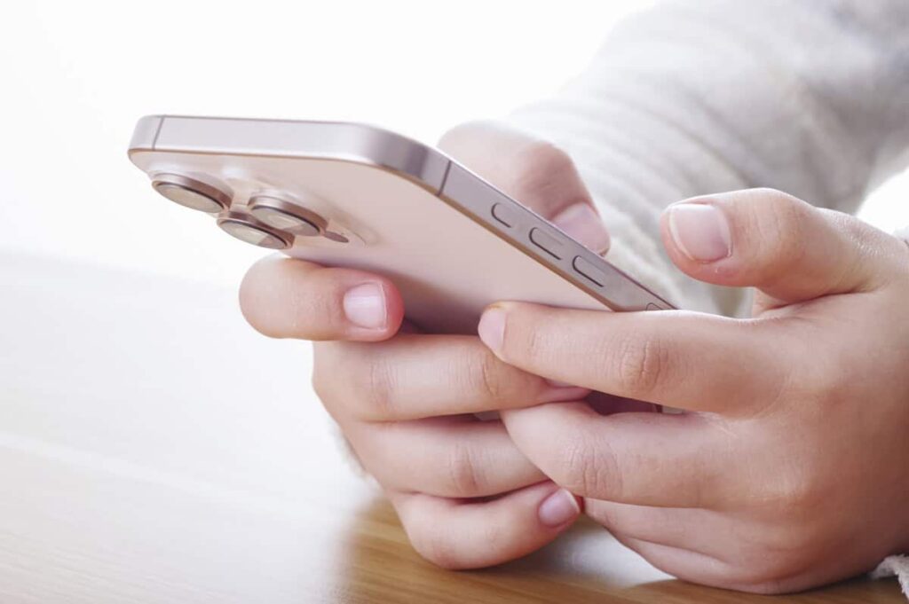 ネットリテラシーとは？定義や教育の必要性、実践方法を解説