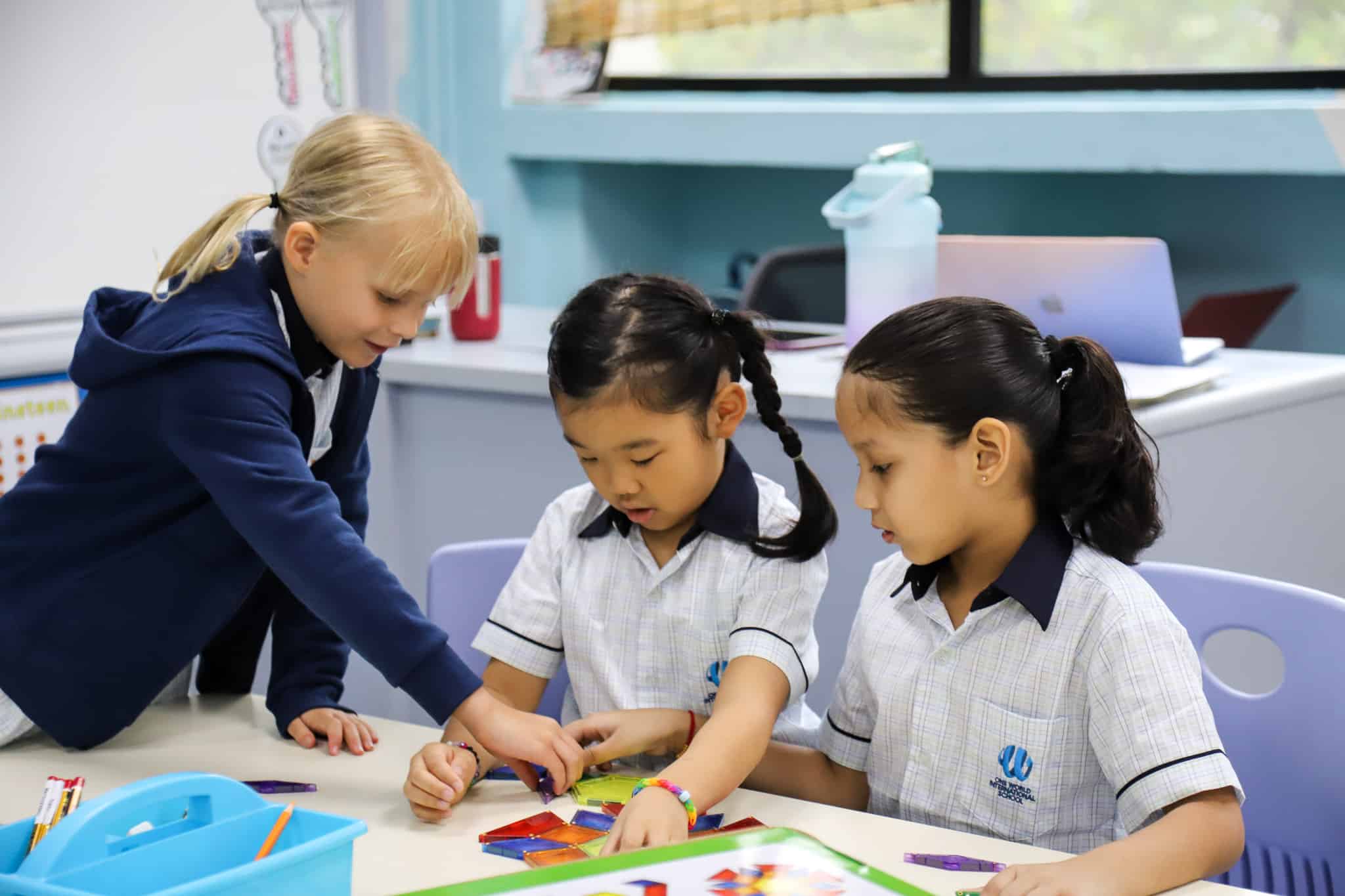 OWIS Nanyang | International School in Singapore | Students engaging in collaborative learning in Primary School