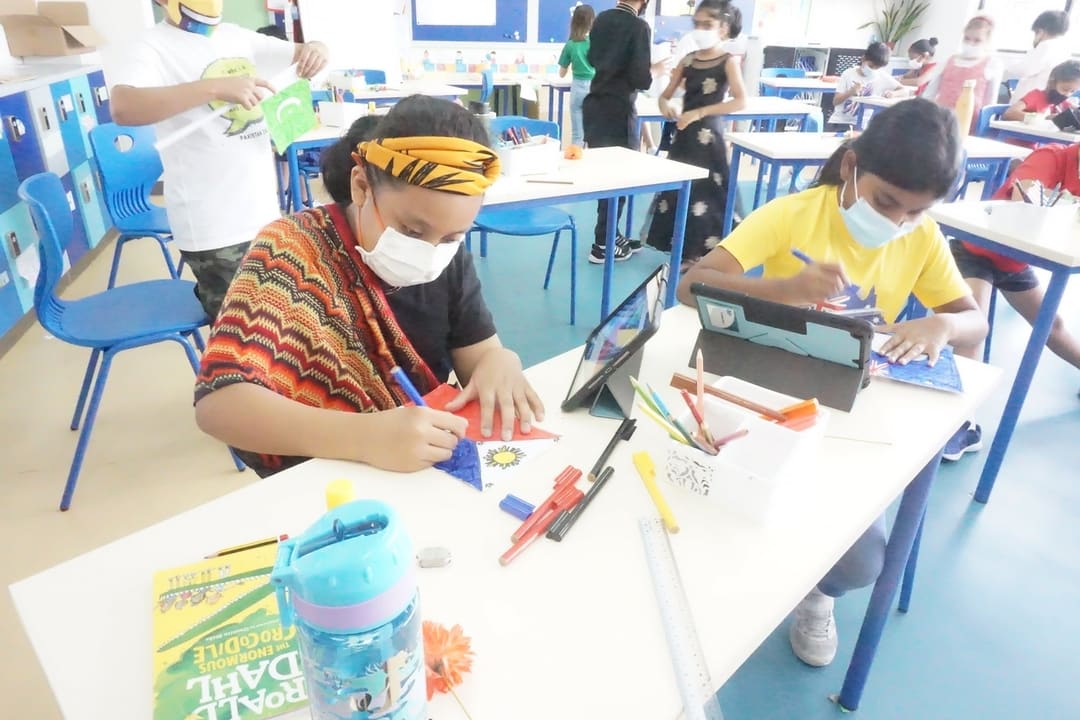 601749e658bc94052a5d141f_int-day111-p-1080