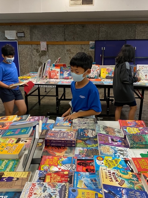 60778da02c36e52f6fef6194_OWIS Book Sale - 3-p-500