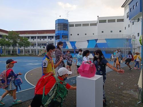 62bbf0ffa8eb5383bcf15755_OWIS End of Year School Carnival -7-p-500