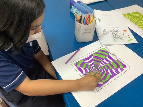6373277ae0011c506465d4ec_OWIS Secondary Grade 6 Art lesson optical art -9-p-500